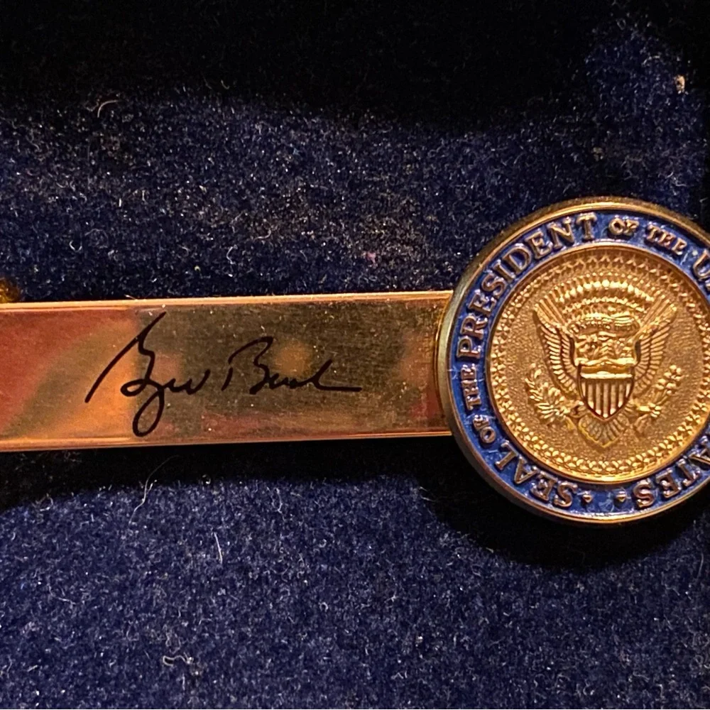 Vintage George Bush 41st Presidential Seal Tie Clip Bar